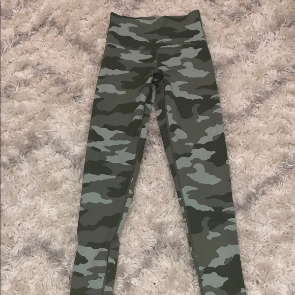 aerie Pants - Aerie Camo leggings